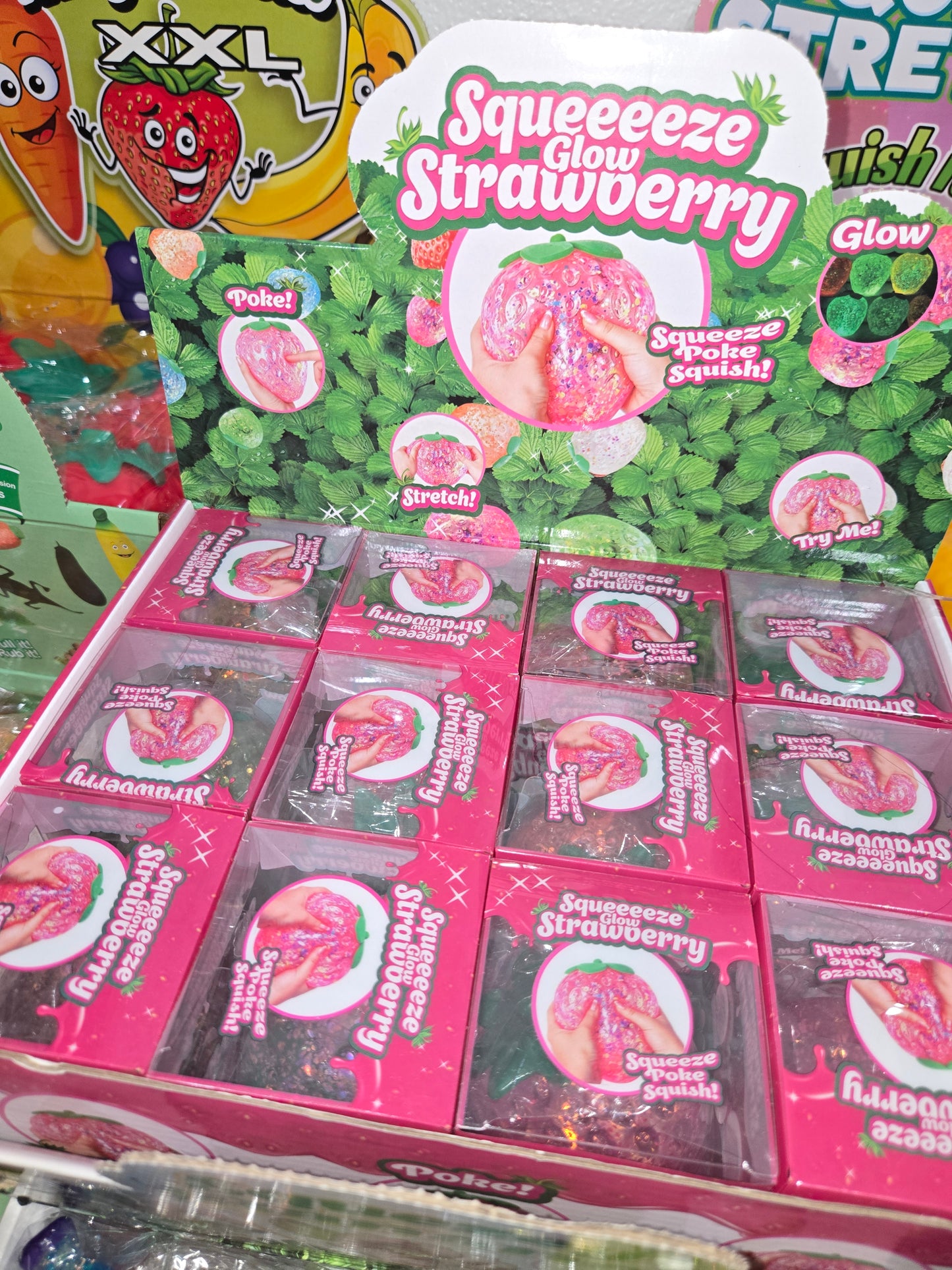 Glow in the dark glitter strawberry 🍓