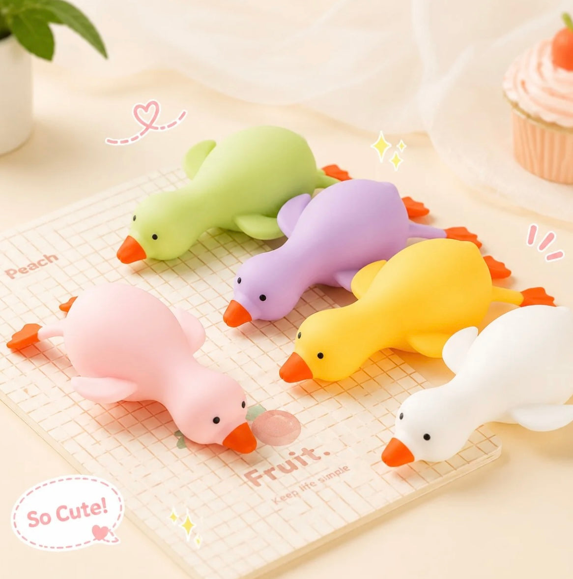 1 small duck squishy