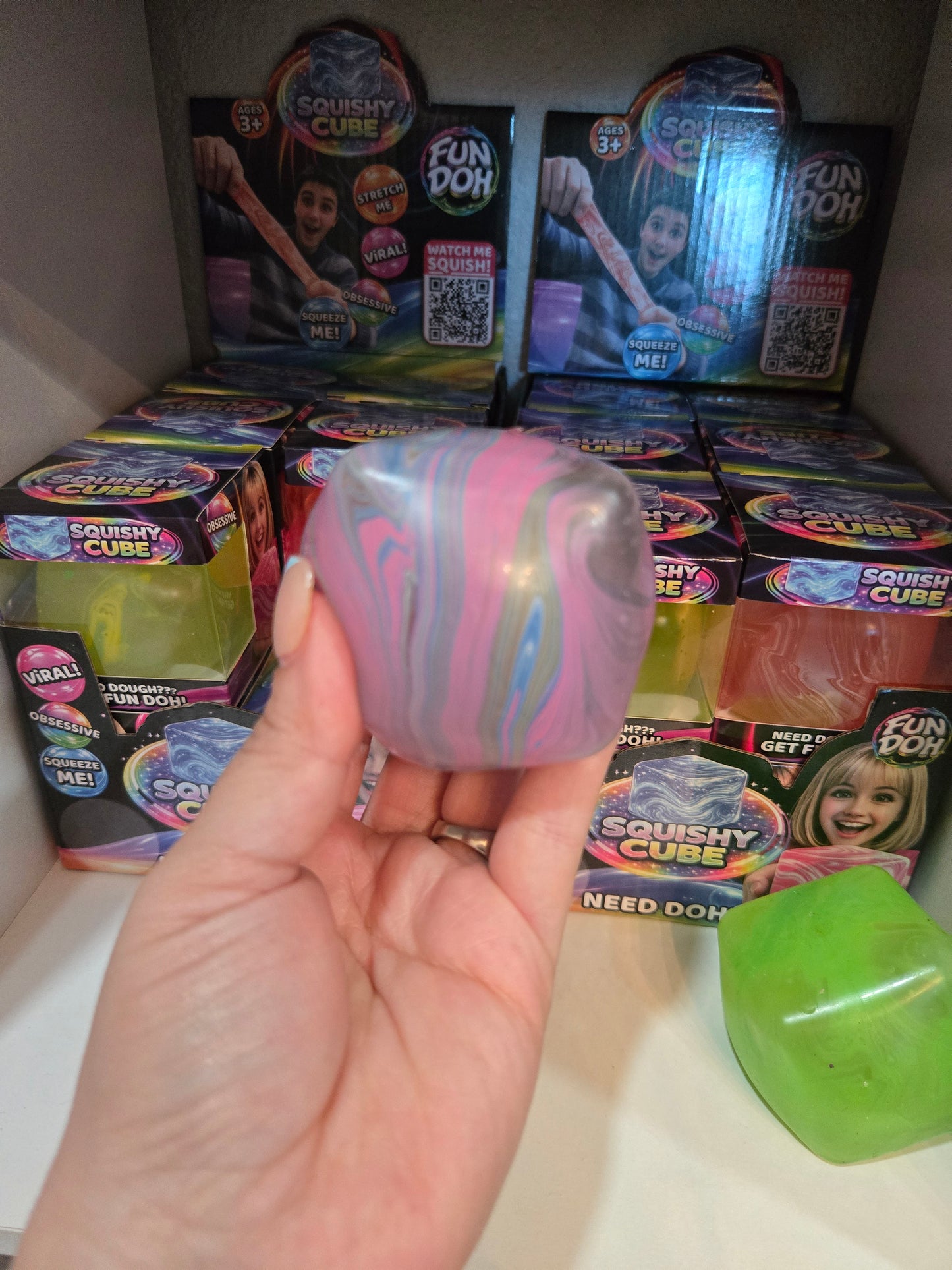 Squish swirl cube