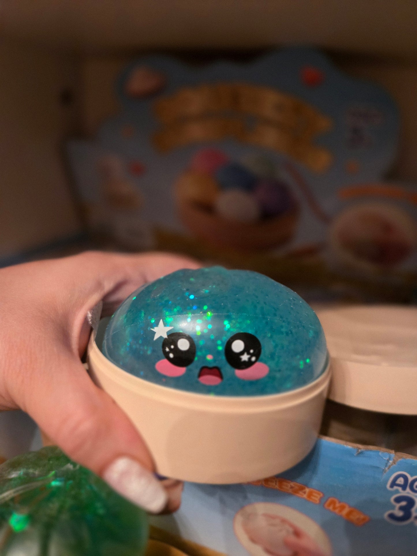 Surprise face glitter squishy